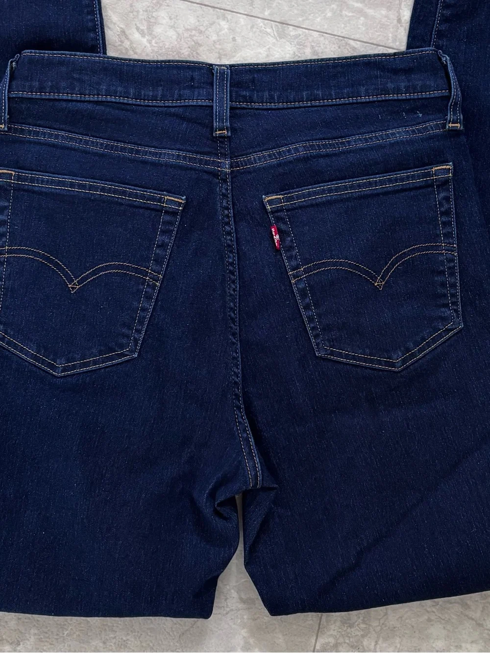Levis levi 724